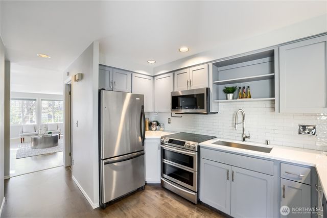806 NW 52nd Street, Seattle, WA 98107