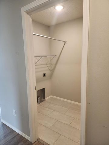 1295 S Whitaker Avenue, Republic, MO 65738