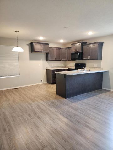 1295 S Whitaker Avenue, Republic, MO 65738