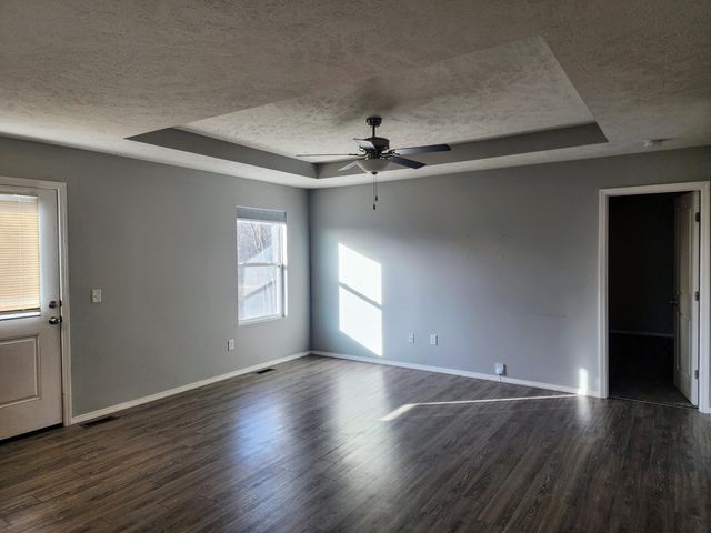 1295 S Whitaker Avenue, Republic, MO 65738