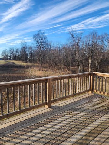 1295 S Whitaker Avenue, Republic, MO 65738