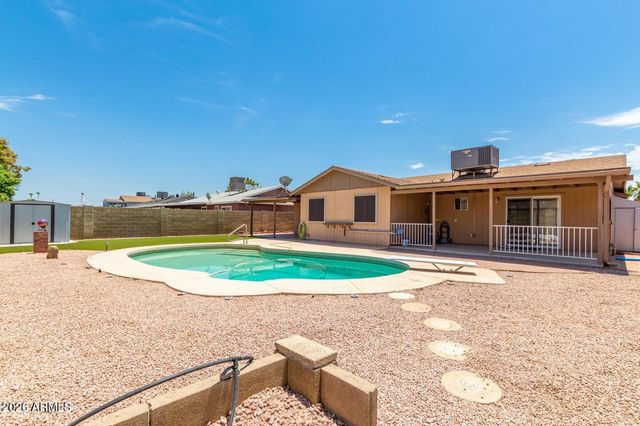 5252 W LUPINE Avenue, Glendale, AZ 85304