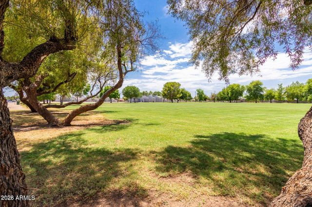 5252 W LUPINE Avenue, Glendale, AZ 85304