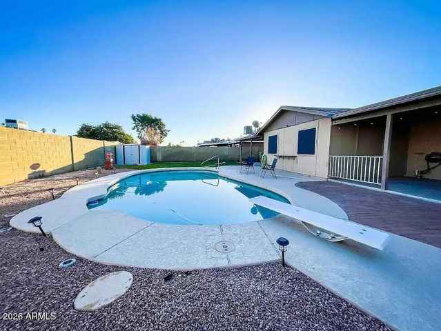 5252 W LUPINE Avenue, Glendale, AZ 85304