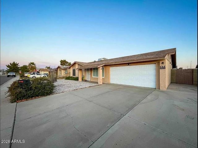 5252 W LUPINE Avenue, Glendale, AZ 85304