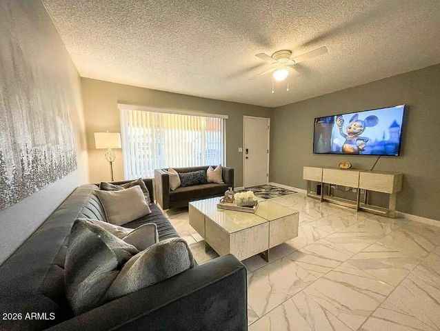 5252 W LUPINE Avenue, Glendale, AZ 85304