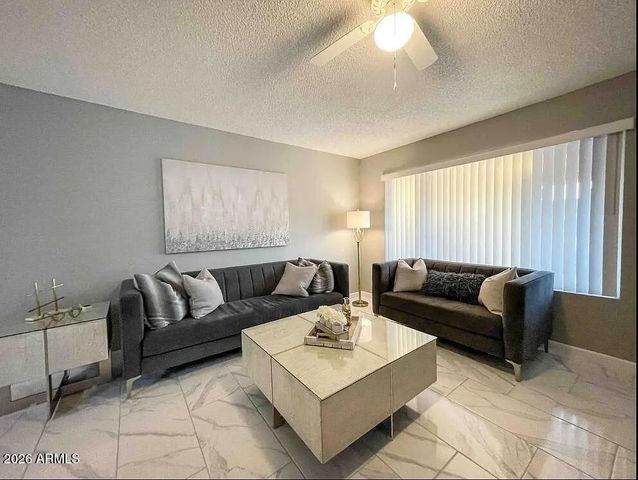 5252 W LUPINE Avenue, Glendale, AZ 85304