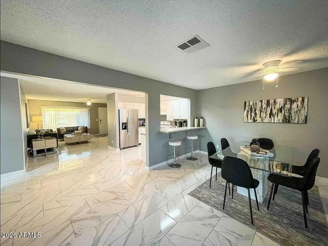 5252 W LUPINE Avenue, Glendale, AZ 85304