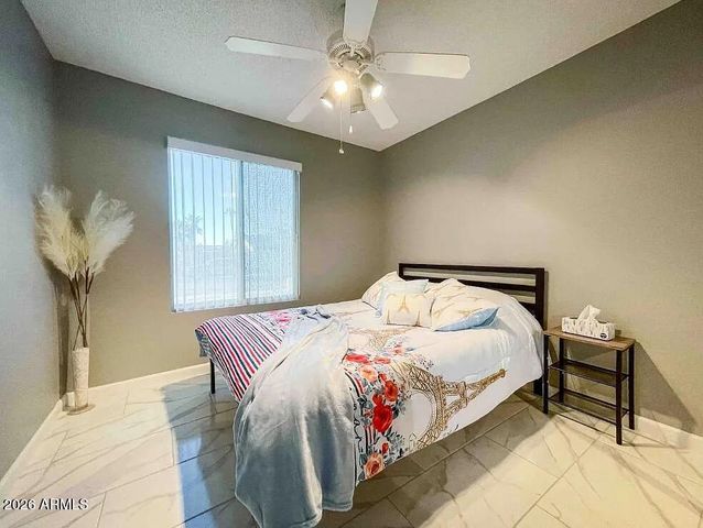 5252 W LUPINE Avenue, Glendale, AZ 85304