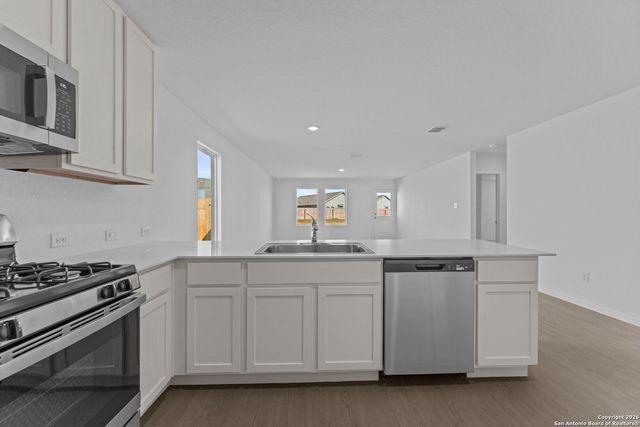 137 Alameda Dr, Fredericksburg, TX 78624