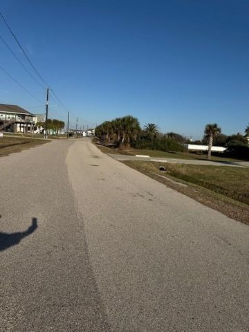 18604 Warrior Road, Galveston, TX 77554