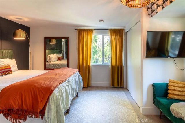 220 Oak Dr., Lake Arrowhead, CA 92352