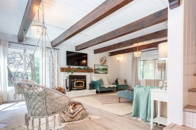 220 Oak Dr., Lake Arrowhead, CA 92352