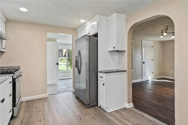 5154 N Pioneer Rd, Hampton, PA 15044