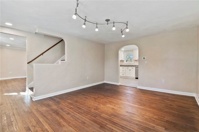 5154 N Pioneer Rd, Hampton, PA 15044