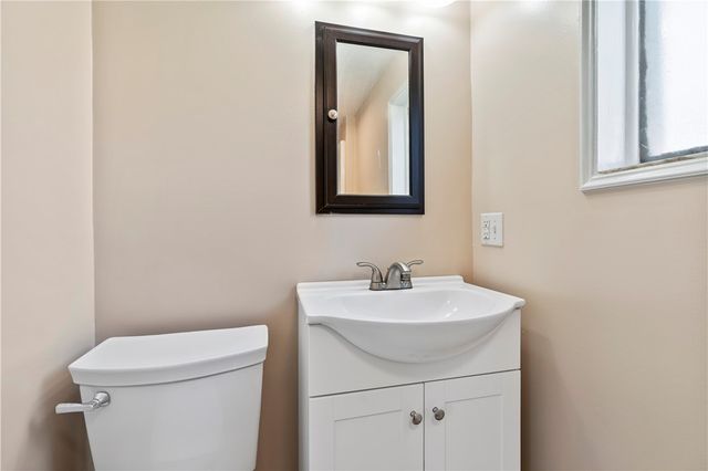5154 N Pioneer Rd, Hampton, PA 15044