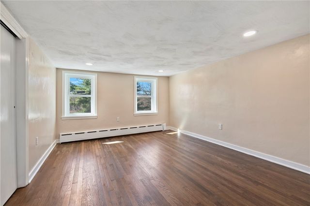 5154 N Pioneer Rd, Hampton, PA 15044