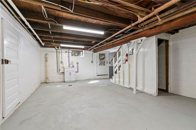 5154 N Pioneer Rd, Hampton, PA 15044