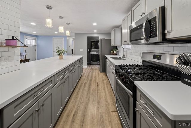 314 Belmore Drive, Clay, NY 13212