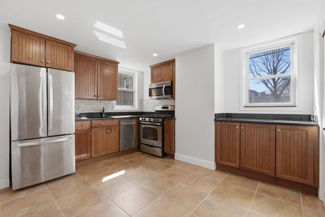151 L St 1, Boston, MA 02127