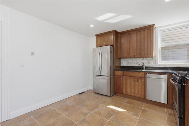 151 L St 1, Boston, MA 02127