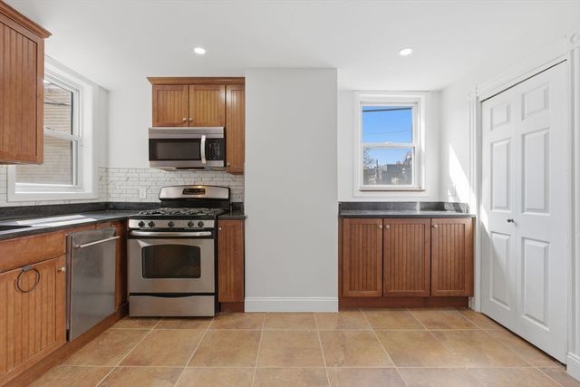 151 L St 1, Boston, MA 02127