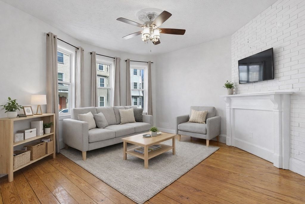 151 L St 1, Boston, MA 02127