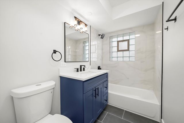 820 Oakton Street 3A, Evanston, IL 60202