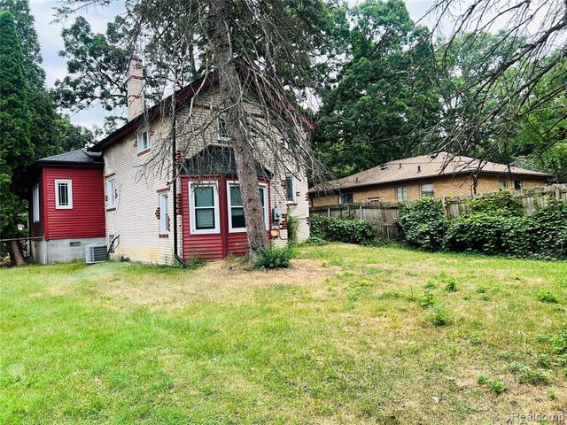 18515 Salem Street, Detroit, MI 48219