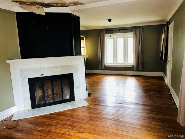 18515 Salem Street, Detroit, MI 48219