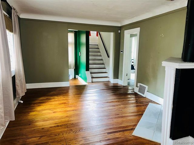 18515 Salem Street, Detroit, MI 48219