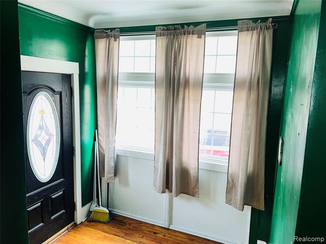 18515 Salem Street, Detroit, MI 48219