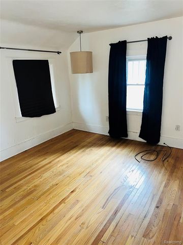 18515 Salem Street, Detroit, MI 48219