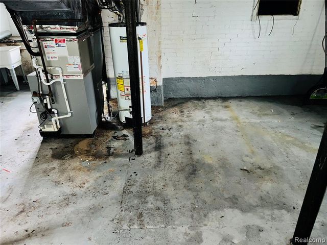 18515 Salem Street, Detroit, MI 48219