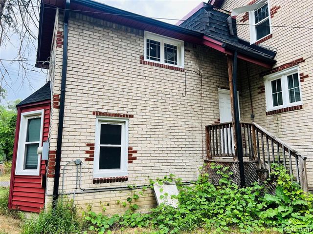 18515 Salem Street, Detroit, MI 48219