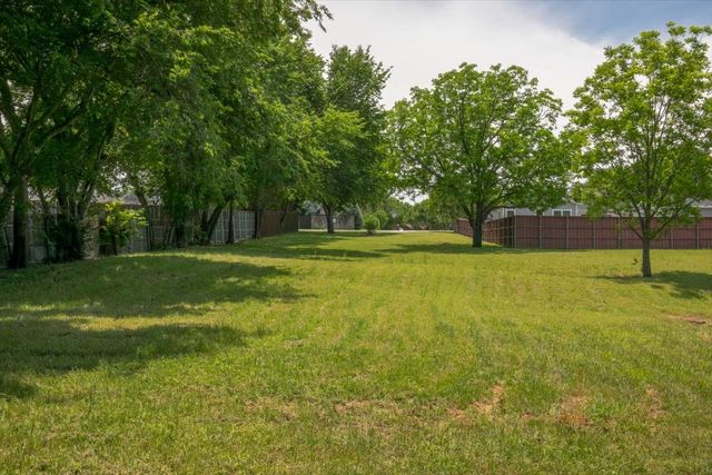 1000 Hughes Road, Grapevine, TX 76051
