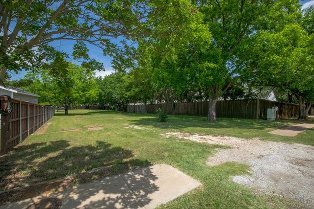 1000 Hughes Road, Grapevine, TX 76051