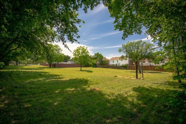 1000 Hughes Road, Grapevine, TX 76051