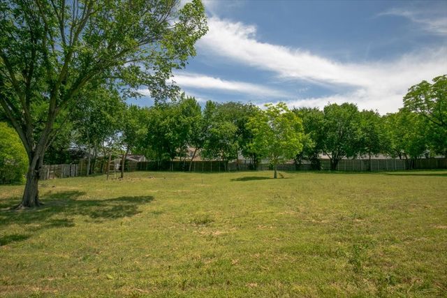 1000 Hughes Road, Grapevine, TX 76051