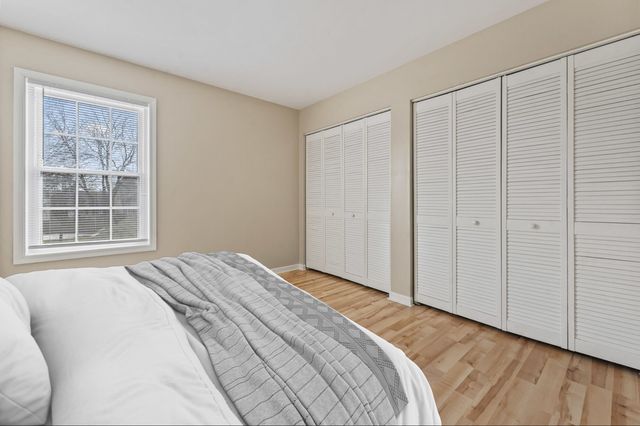 1460 Lancaster Lane, Algonquin, IL 60102