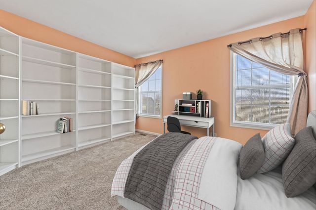 1460 Lancaster Lane, Algonquin, IL 60102