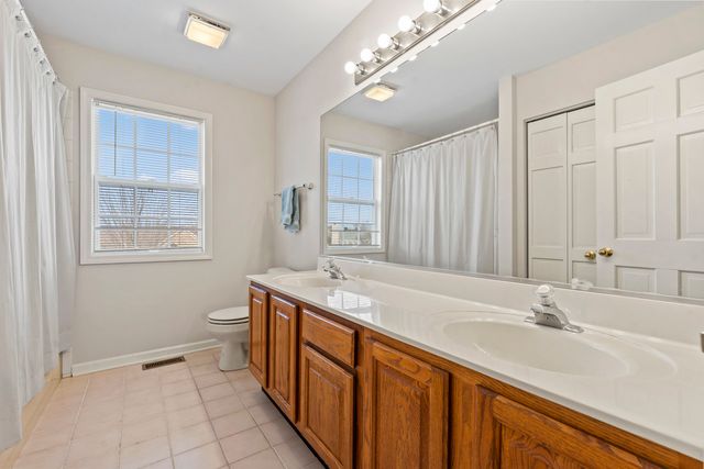 1460 Lancaster Lane, Algonquin, IL 60102