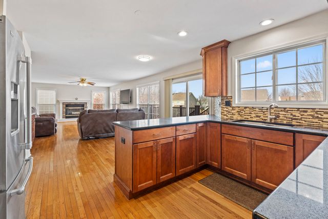 1460 Lancaster Lane, Algonquin, IL 60102