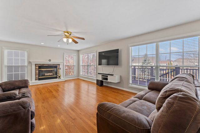 1460 Lancaster Lane, Algonquin, IL 60102