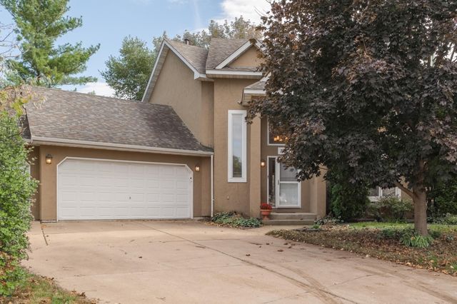 2211 Brittany Court, New Brighton, MN 55112