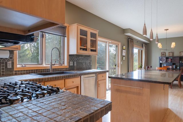 2211 Brittany Court, New Brighton, MN 55112
