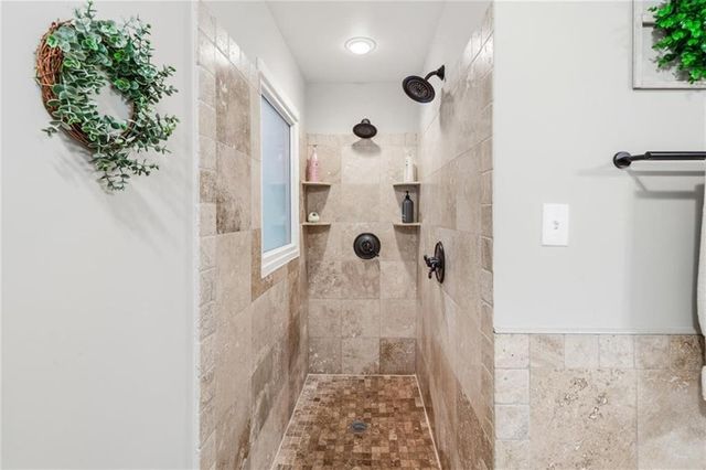 2071 Luxuria Court, Tucker, GA 30084