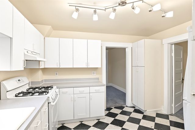 2861 NW 60th Street, Seattle, WA 98107