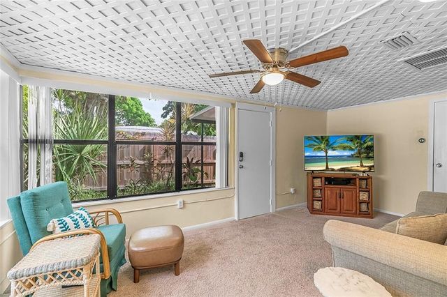 1370 4th Court, Vero Beach, FL 32960