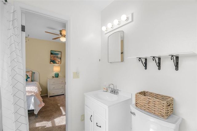 1370 4th Court, Vero Beach, FL 32960